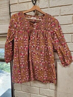 Pink Chicken Women’s Floral Pintuck Button Front Blouse